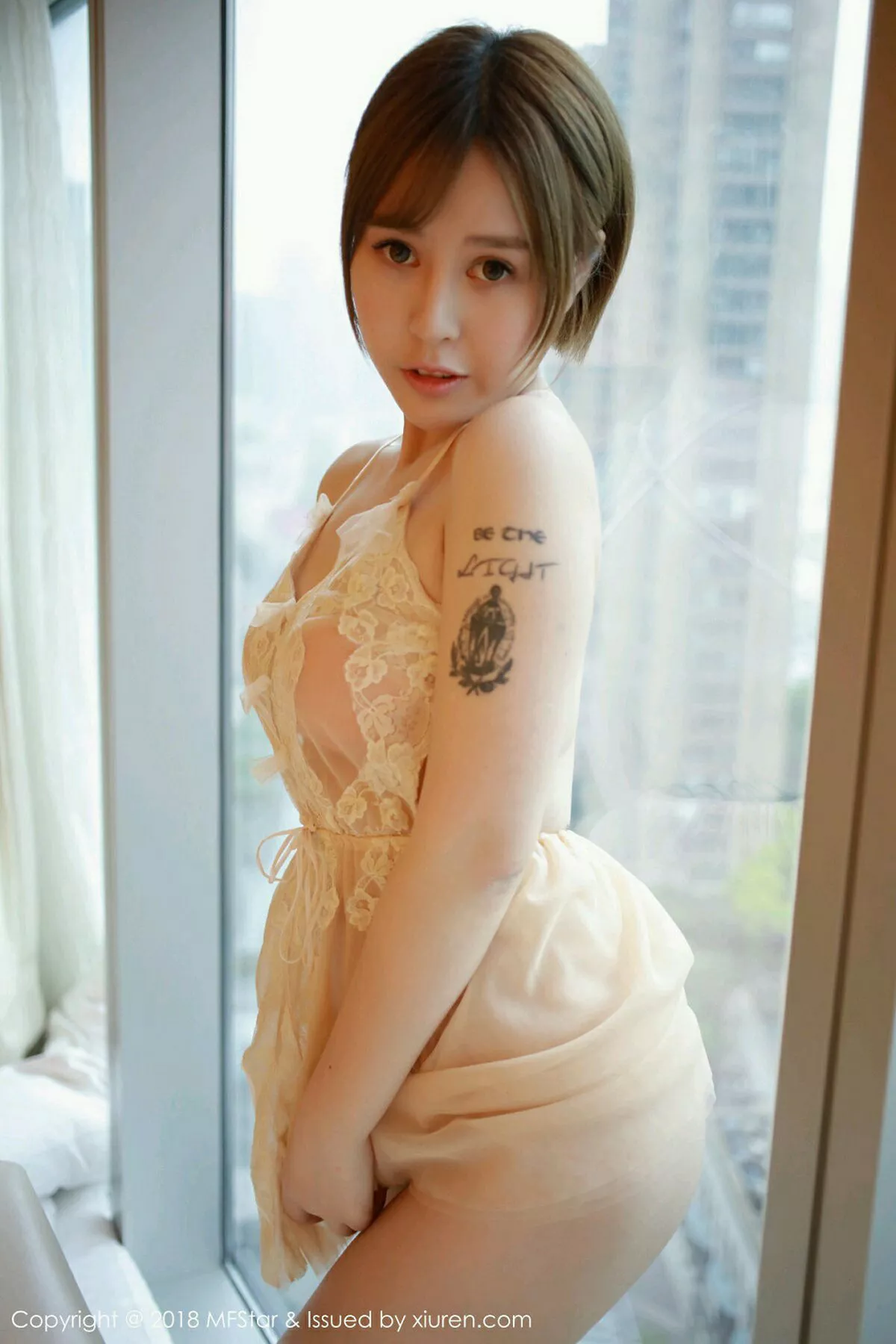 艾莉写真